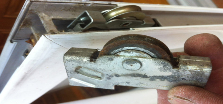 screen door roller repair in Chowchilla